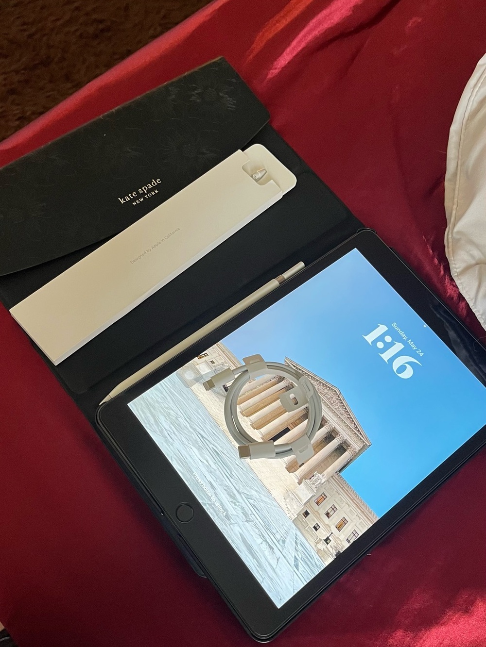 iPad bundle - Picture 2 of 2